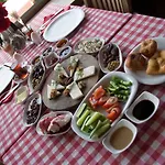 Konukevi Aliye Hanim Ayvalı