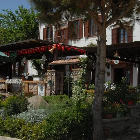 Πανσιόν Aliye Hanim Ayvalı